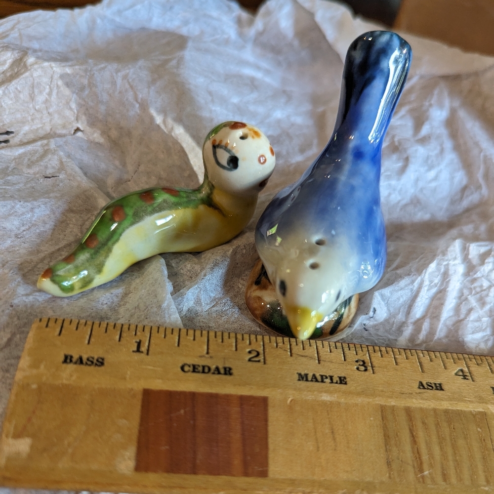 Vintage worn and bird salt and pepper